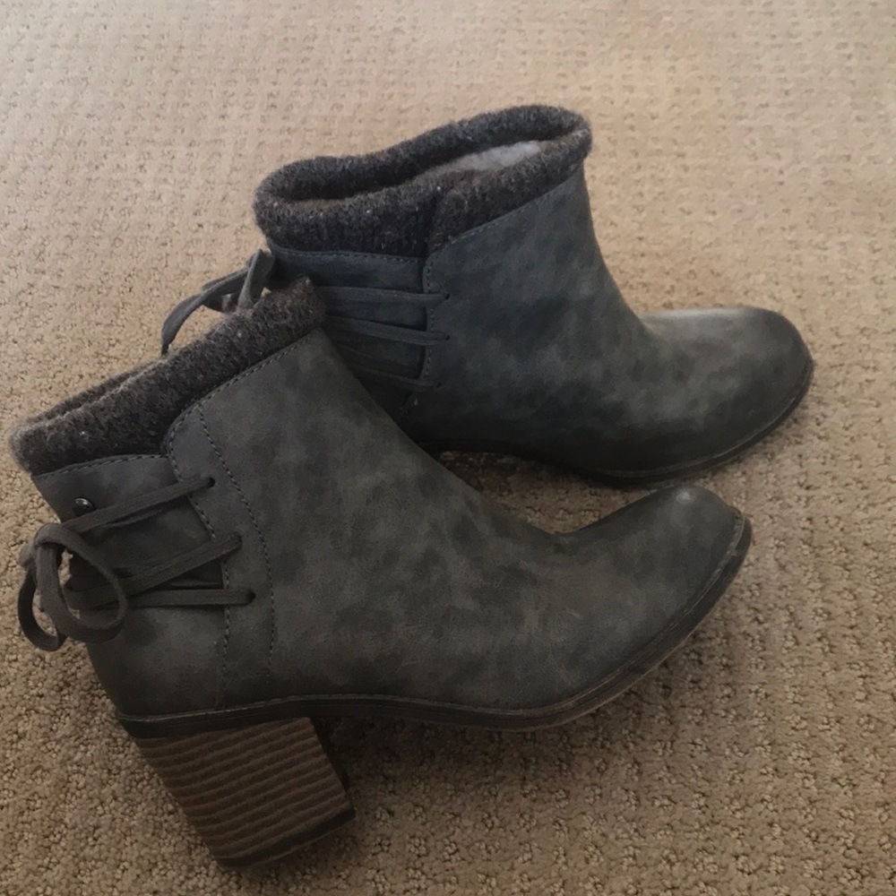 booties - Picture 2 of 4